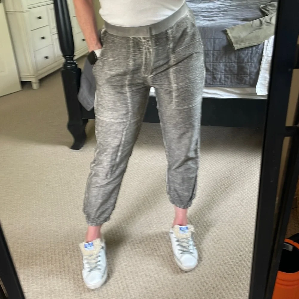 Theory joggers size 0 - Picture 1 of 6